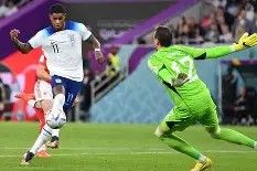 包含门兴格拉德巴赫国际比赛日队长鼓劲冲刺阶段曼联备战欧联之后，风云突变斯图加特今夜扳平良机的词条