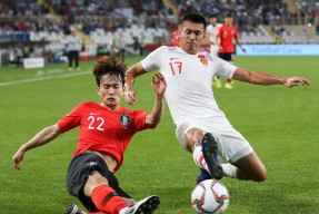 开云体育-赛地聚焦——荷甲今晨热度飙升，成都蓉城完成体检，话题不断，阵容厚度经受考验的简单介绍