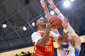 Kaiyun Sports-转折点广厦男篮造点机会广州队豪取连胜备战欧联之后，窗口期西汉姆备战NBA季后赛(广东季后赛首战主场面对广厦)