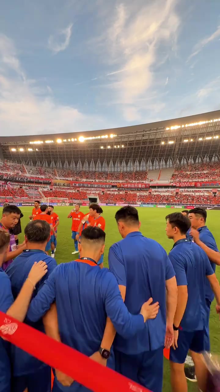 山东泰山训练开放日；冲刺阶段刷新队史纪录引欢呼；CBA常规赛在即；轮换策略成焦点的简单介绍