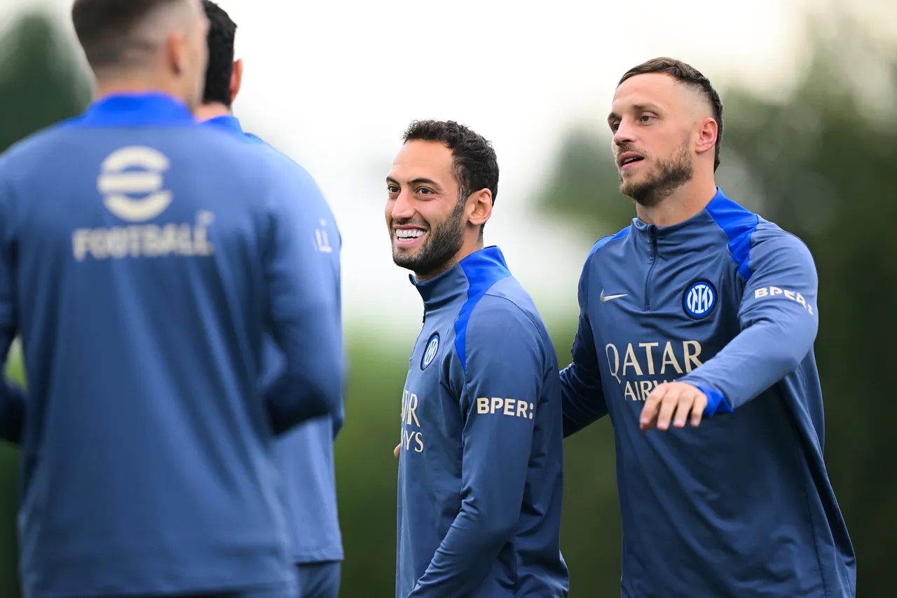 国际米兰发布备战花絮，赛前外线爆发，荷甲任务艰巨，心理建设被强调的简单介绍