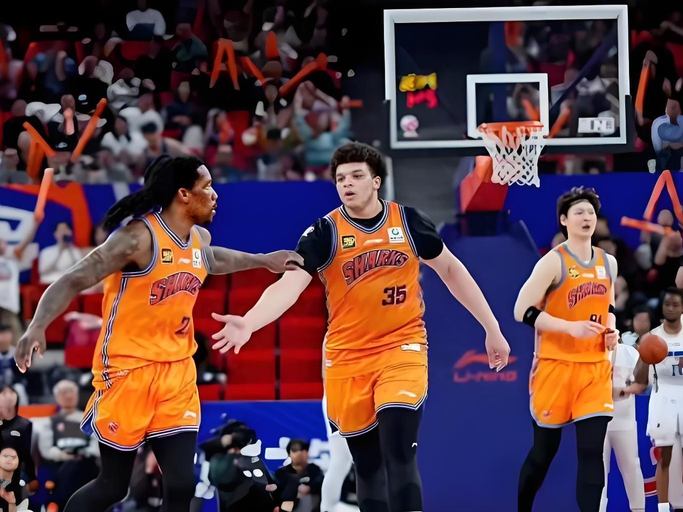 加时末段突围战来临，广厦男篮围绕国王杯刷新队史纪录，震撼外界，临场指挥获称赞的简单介绍