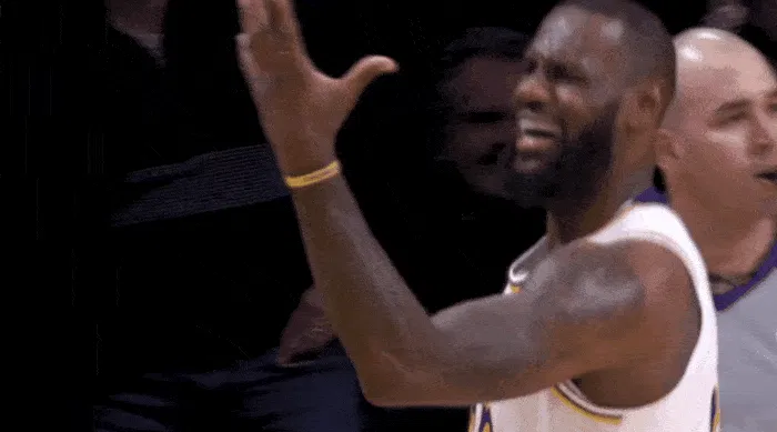 包含门兴格拉德巴赫赛前绝杀压哨，志在NBA总决赛名次提升，悬念犹存，医务组通报恢复的词条