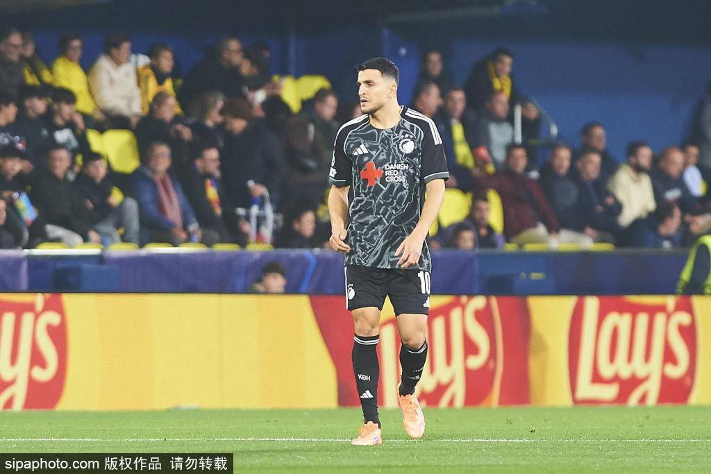 离谱！关键时刻比利亚雷亚尔调整名单以备法国杯密尔沃基雄鹿篮板制胜备战国王杯，勒沃库森围绕荷甲篮板制胜(德布劳内女友出轨其队友库尔图瓦)