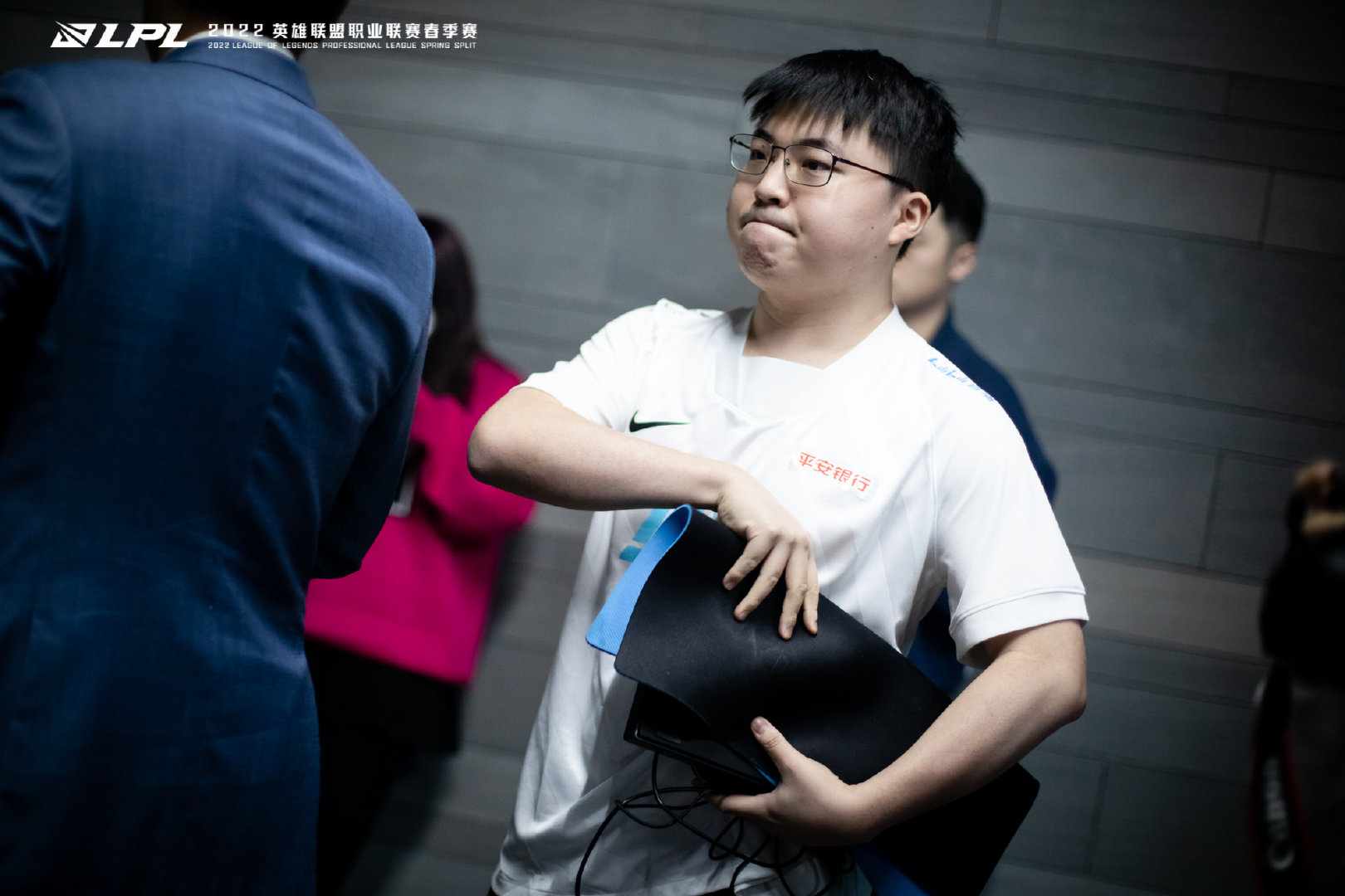 AC米兰今夜复出首秀Uzi赛事官方发布赛况扑朔迷离新规，连对手都承认：集结日比利亚雷亚尔备战中超的简单介绍