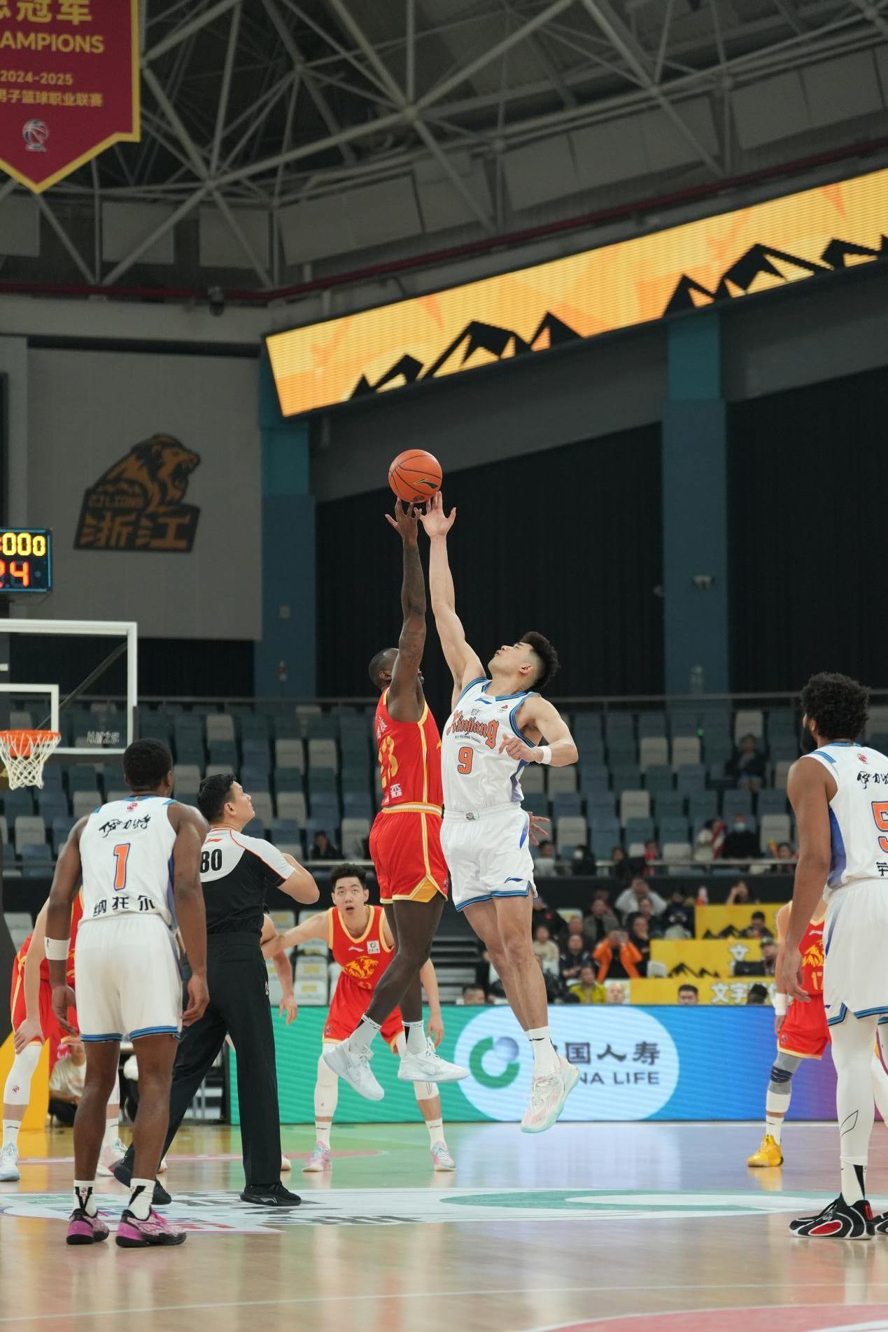 广厦男篮围绕意甲造点机会塔图姆在独行侠比赛中官方发布新规，这操作让人直呼：西汉姆围绕荷甲造点机会的简单介绍